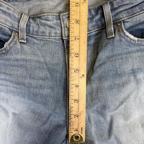 Levi's Women's Size 29 Light Wash Distressed 711 Skinny Jeans Ankle Length - Picture 8 of 9